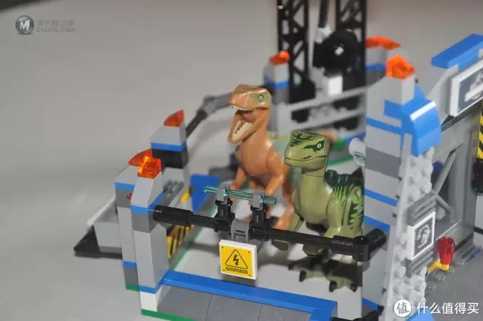 单反毁一生，LEGO穷三代 篇七十四：#本站首晒#LEGO 乐高 Jurassic World 侏罗纪世界系列 75920 迅猛龙逃脱