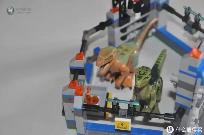 单反毁一生，LEGO穷三代 篇七十四：#本站首晒#LEGO 乐高 Jurassic World 侏罗纪世界系列 75920 迅猛龙逃脱