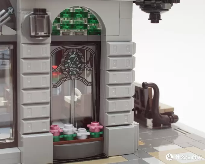 在家开银行： LEGO 乐高 10251 街景系列Brick Bank 砖块银行 简评