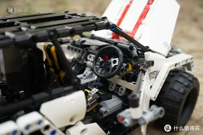 遥控乐高拼拼乐：LEGO 乐高 荒川 Compact CUV