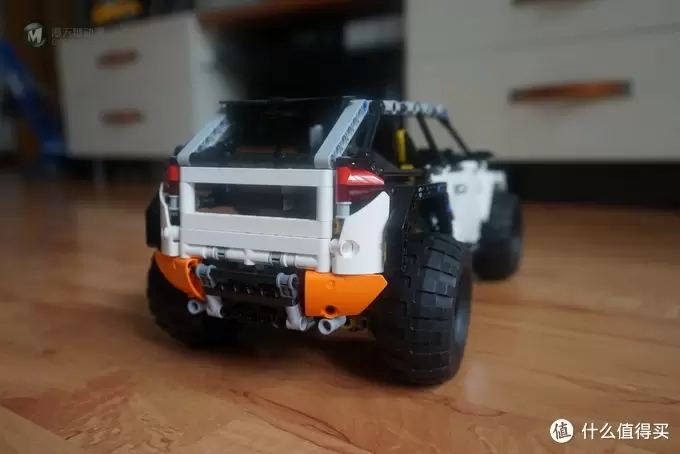 遥控乐高拼拼乐：LEGO 乐高 荒川 Compact CUV