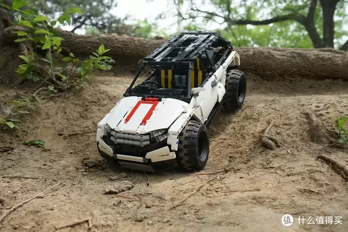 遥控乐高拼拼乐：LEGO 乐高 荒川 Compact CUV