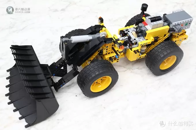 一入LEGO坑似海：感受科技和颗粒结合的魅力，复刻LEGO 乐高 Volvo L250G Wheel Loader