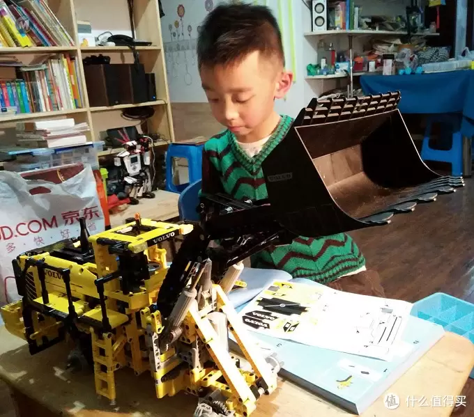 熊孩子的巧手玩具 篇九：霸气外漏——LEGO 乐高 42030-A 全遥控沃尔沃推土机