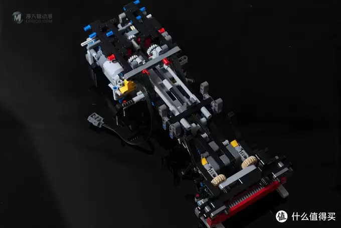 一个大龄少年的乐高之旅 篇六：乐高 LEGO 42043 MOC-4946 Mercedes Benz Zetros拼装过程分享