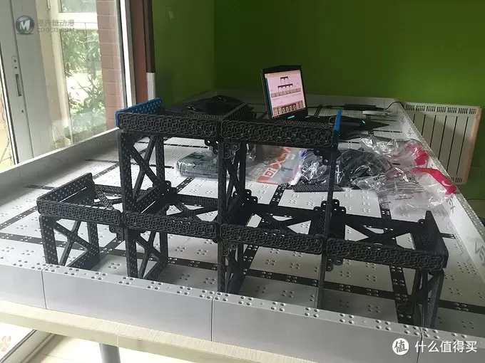 最后比赛场地部分：LEGO乐高 EV3 VEX IQ机器人套件简单开箱