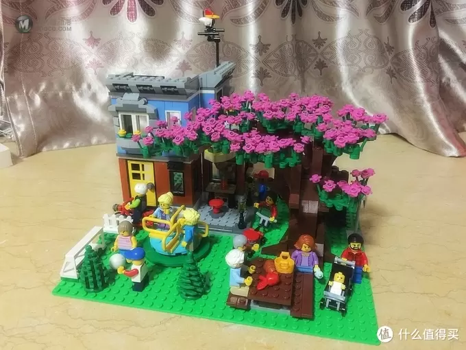 充满欢乐的街心公园：LEGO 乐高 60134+31050