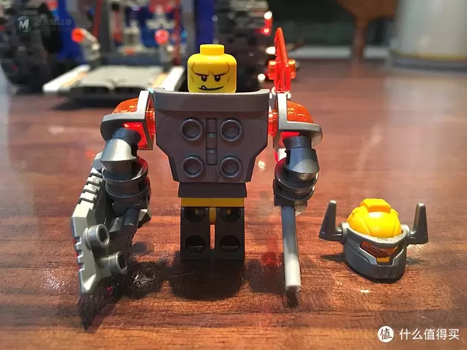 科技与中古系列的完美结合-LEGO 乐高 Nexo Knights系列 篇一：70317 The Fortrex 移动堡垒