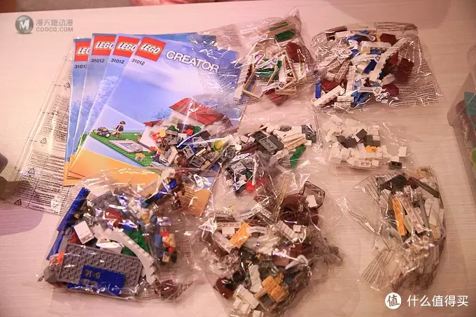 亮灯的小别墅：LEGO 乐高 31012 摩登家庭 晒单