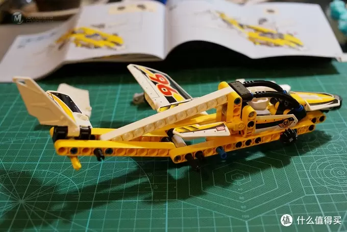 我的乐高小世界 篇三：LEGO 乐高 Technic 机械组 42044 Display Team Jet 特技喷气机