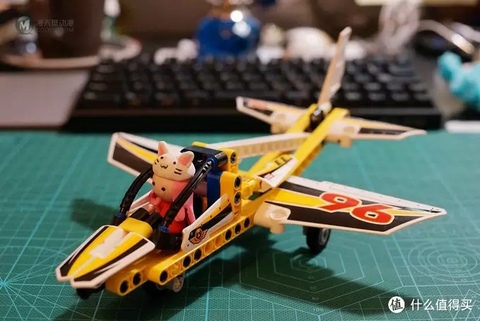 我的乐高小世界 篇三：LEGO 乐高 Technic 机械组 42044 Display Team Jet 特技喷气机