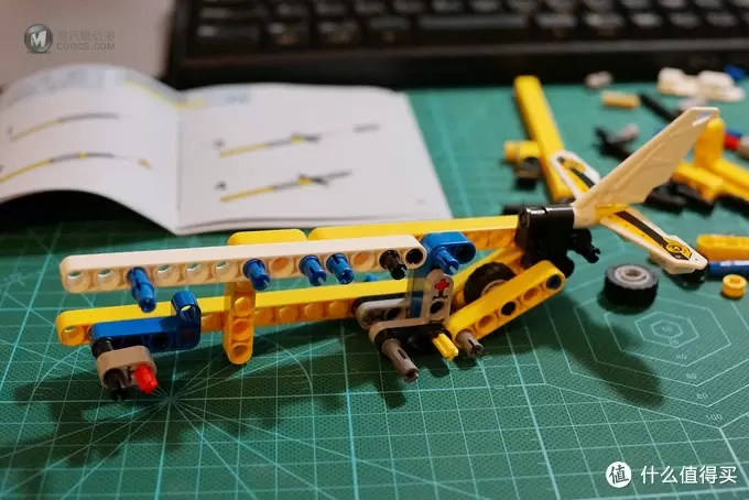 我的乐高小世界 篇三：LEGO 乐高 Technic 机械组 42044 Display Team Jet 特技喷气机