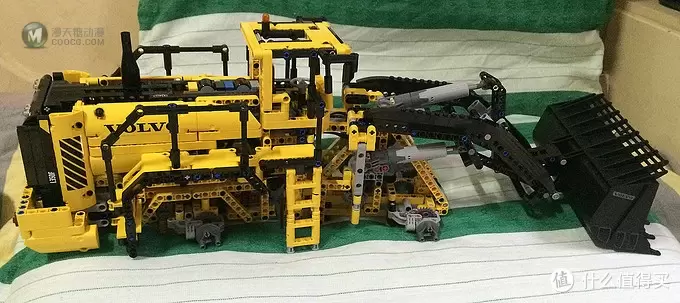 乐高科技系列 篇八：Lego 乐高 Volvo L350F 轮式装载机  lego-42030