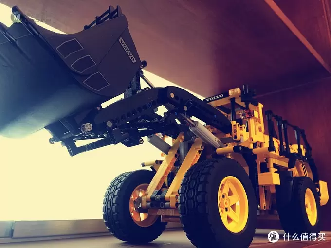 乐高科技系列 篇八：Lego 乐高 Volvo L350F 轮式装载机  lego-42030