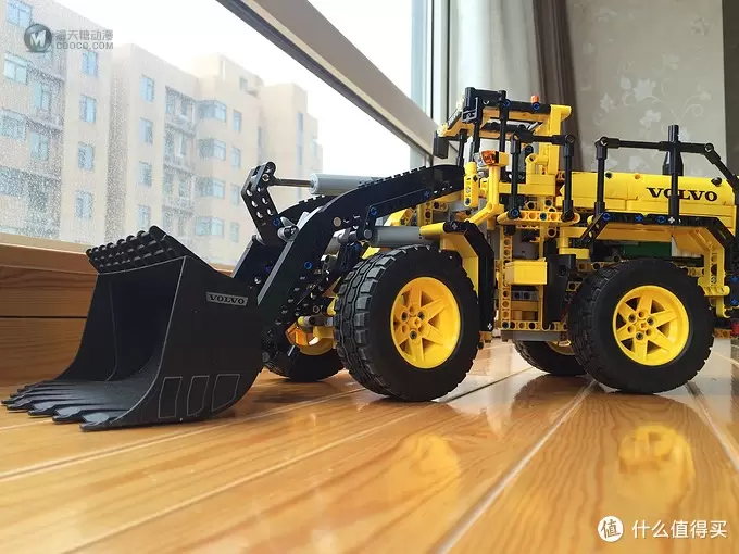 乐高科技系列 篇八：Lego 乐高 Volvo L350F 轮式装载机  lego-42030