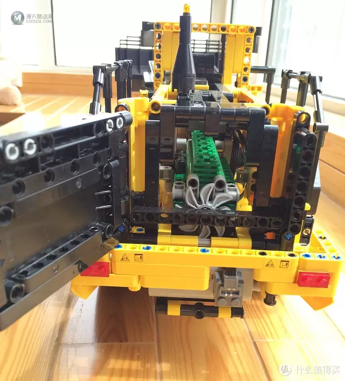 乐高科技系列 篇八：Lego 乐高 Volvo L350F 轮式装载机  lego-42030