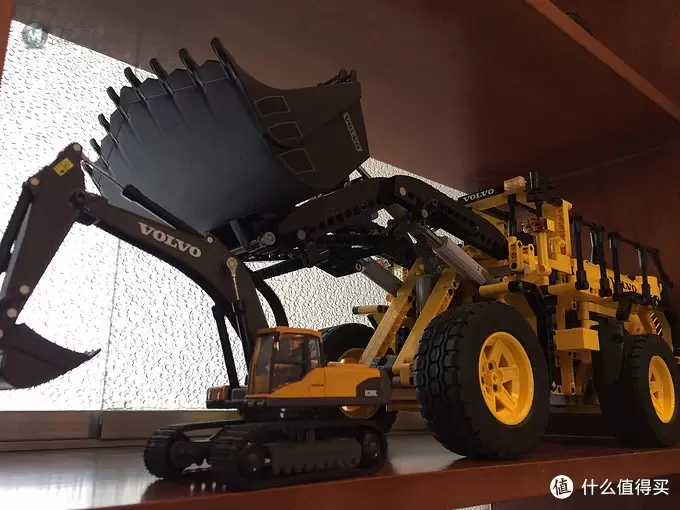 乐高科技系列 篇八：Lego 乐高 Volvo L350F 轮式装载机  lego-42030
