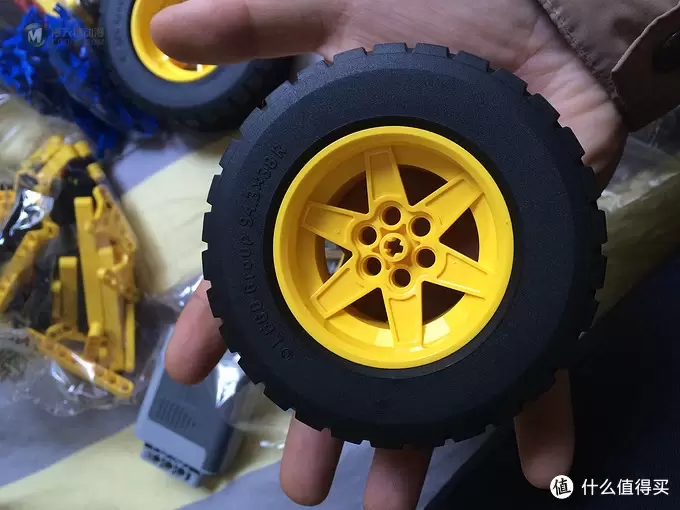 乐高科技系列 篇八：Lego 乐高 Volvo L350F 轮式装载机  lego-42030