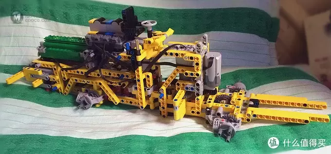 乐高科技系列 篇八：Lego 乐高 Volvo L350F 轮式装载机  lego-42030