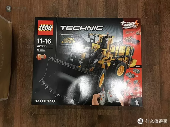 投入乐高深坑怀抱，剁手第一件 LEGO 乐高 42030 轮式装载机