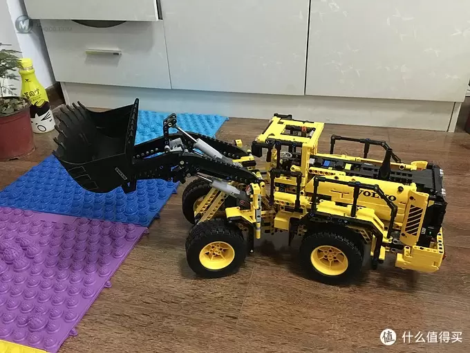 投入乐高深坑怀抱，剁手第一件 LEGO 乐高 42030 轮式装载机