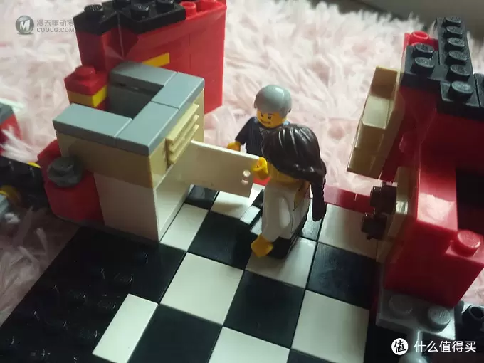 租别人的乐高，让自己玩去吧 篇二：开着野营车野去吧—LEGO 乐高 Creator系列 大众 T1 大篷车 10220