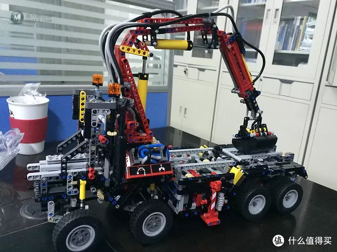 乐高科技系列 篇一：黑五掉入乐高科技坑 第一次海淘 LEGO 乐高 Technic 科技系列 42043 奔驰3245重卡