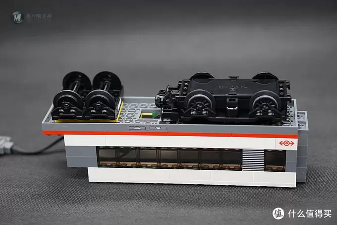 #本站首晒# My dream train~Lego 乐高 高速客运列车 L60051 （内附行驶视频）