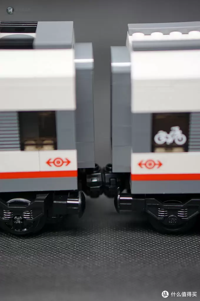 #本站首晒# My dream train~Lego 乐高 高速客运列车 L60051 （内附行驶视频）