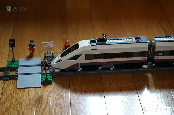 #本站首晒# My dream train~Lego 乐高 高速客运列车 L60051 （内附行驶视频）