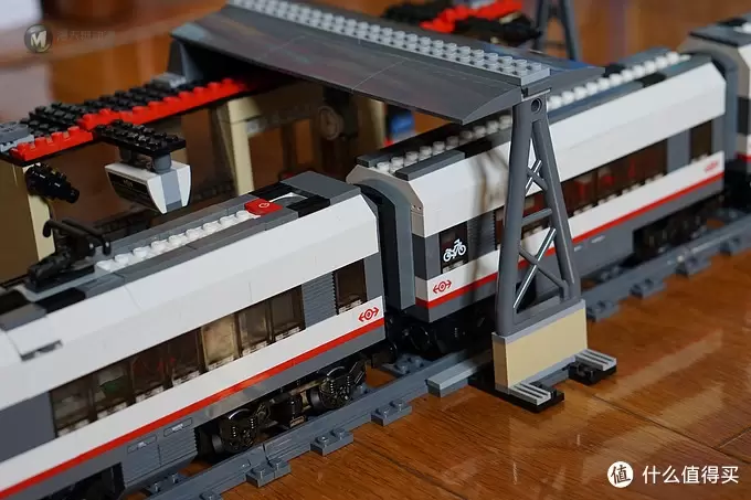 #本站首晒# My dream train~Lego 乐高 高速客运列车 L60051 （内附行驶视频）