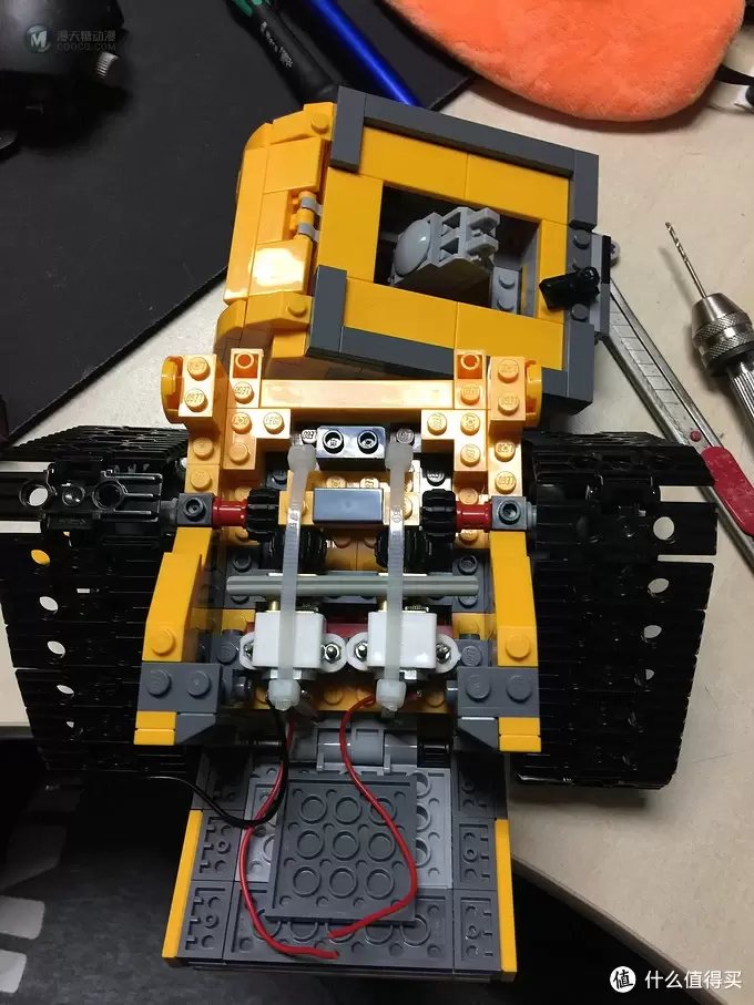 lego walle21303另类行走方案 篇一：lego walle21303另类行走方案——动力模块篇