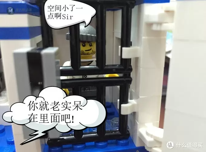 父亲和孩子一起来完成的 LEGO 乐高 60044 警车