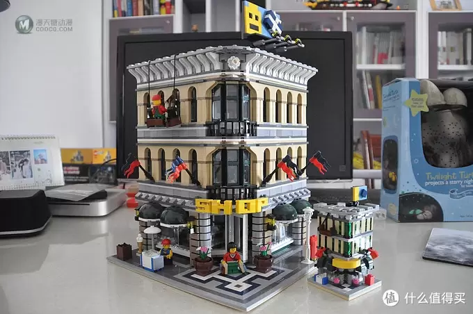 单反毁一生，LEGO穷三代 篇十六：LEGO 街景系列 10211 大型百货商场