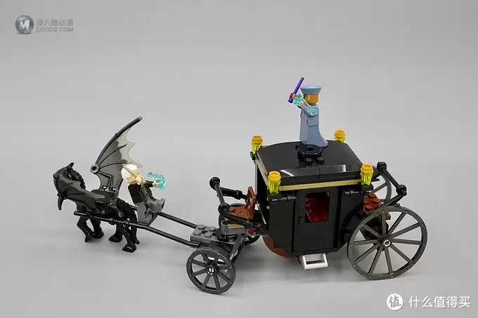 天马“星”空：乐高神奇动物之格林德沃大逃亡（LEGO75951）