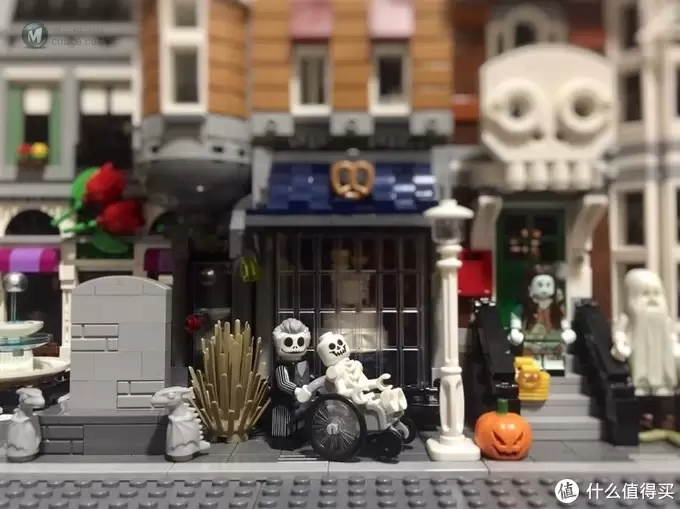 小乐高•大奇迹 篇一：LEGO MOC: 万圣小镇-10218