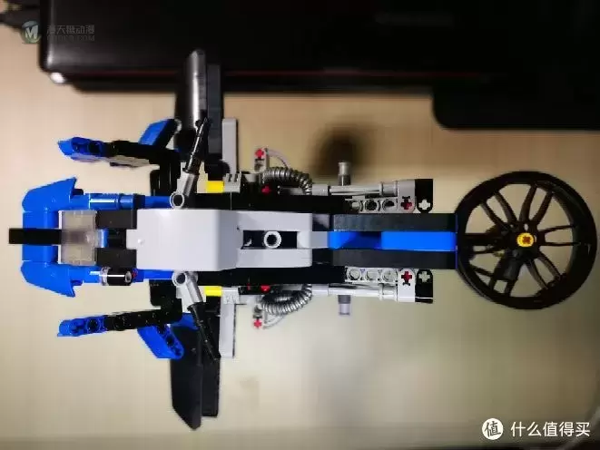 乐高科技组系列 篇一：lego 乐高科技组42063 B模式 BMW概念飞行摩托