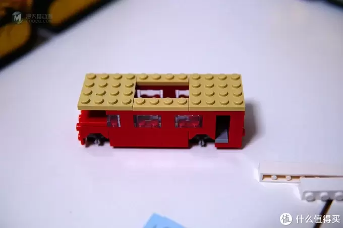 小而传神：LEGO 乐高 40220 小版双层巴士开箱