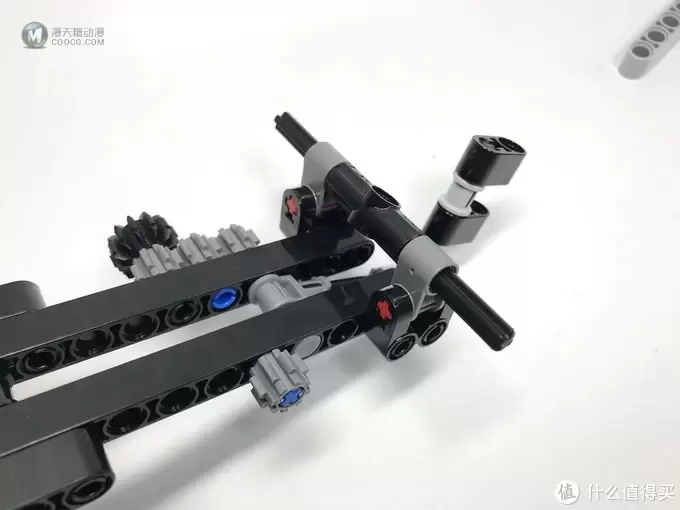 套装虽小高价零件不少：乐高 LEGO 42084 吊钩式装载卡车