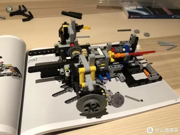 LEGO Technic 乐高机械组 推出 Bugatti 布加迪 Chiron 42083