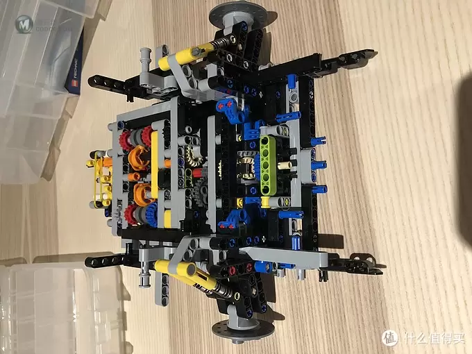 LEGO Technic 乐高机械组 推出 Bugatti 布加迪 Chiron 42083