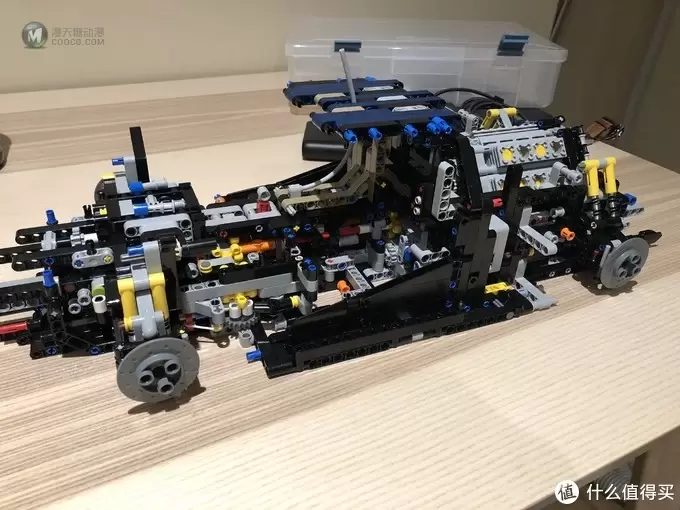 LEGO Technic 乐高机械组 推出 Bugatti 布加迪 Chiron 42083