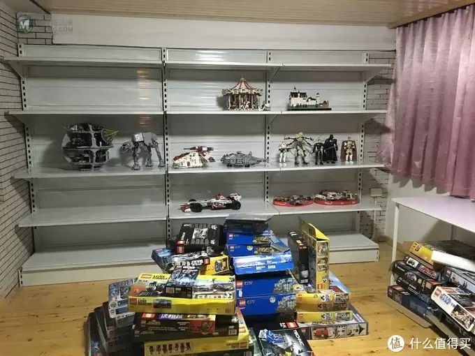 我是如何放下我的100套LEGO的—我的LEGO展示柜进化史