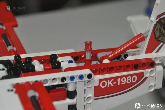 单反毁一生，LEGO穷三代 篇一百零二：LEGO 乐高 Technic 科技系列 42040 消防飞机 开箱