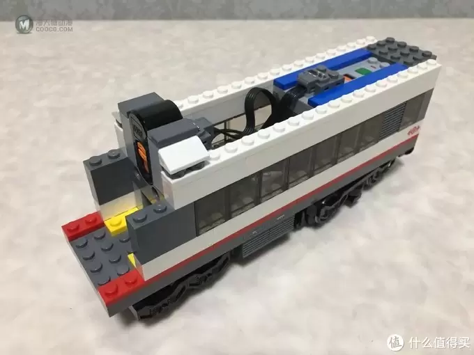 乐高共享积木 篇二：LEGO 乐高 CITY系列 60051 高速客运列车 拼搭