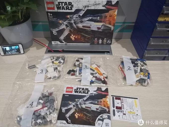 老杨的玩具仓库 篇六十：LEGO 星战系列 75301 卢克·天行者的X翼战机