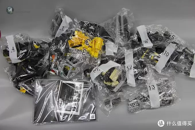 不惑大叔的legogo 篇四十七：圆月弯刀：乐高蝙蝠飞翼战机BATWING(LEGO76161)