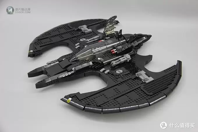 不惑大叔的legogo 篇四十七：圆月弯刀：乐高蝙蝠飞翼战机BATWING(LEGO76161)