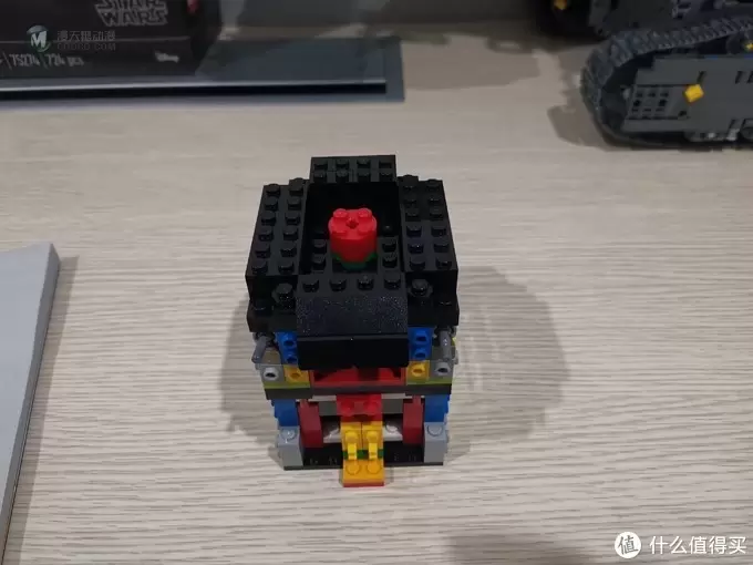 老杨的玩具仓库 篇五十：LEGO 星球大战 40周年 头盔系列 75274 钛战机驾驶员头盔 评测