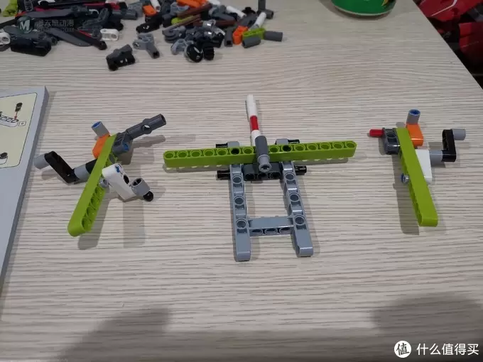 LEGO 科技机械组系列 42105 漂浮双体船 评测